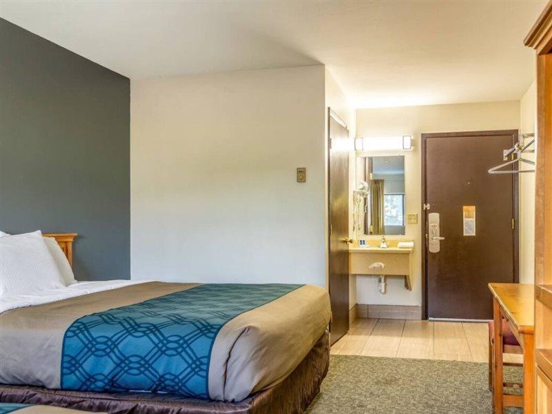 Rodeway Inn Bozeman Bagian luar foto