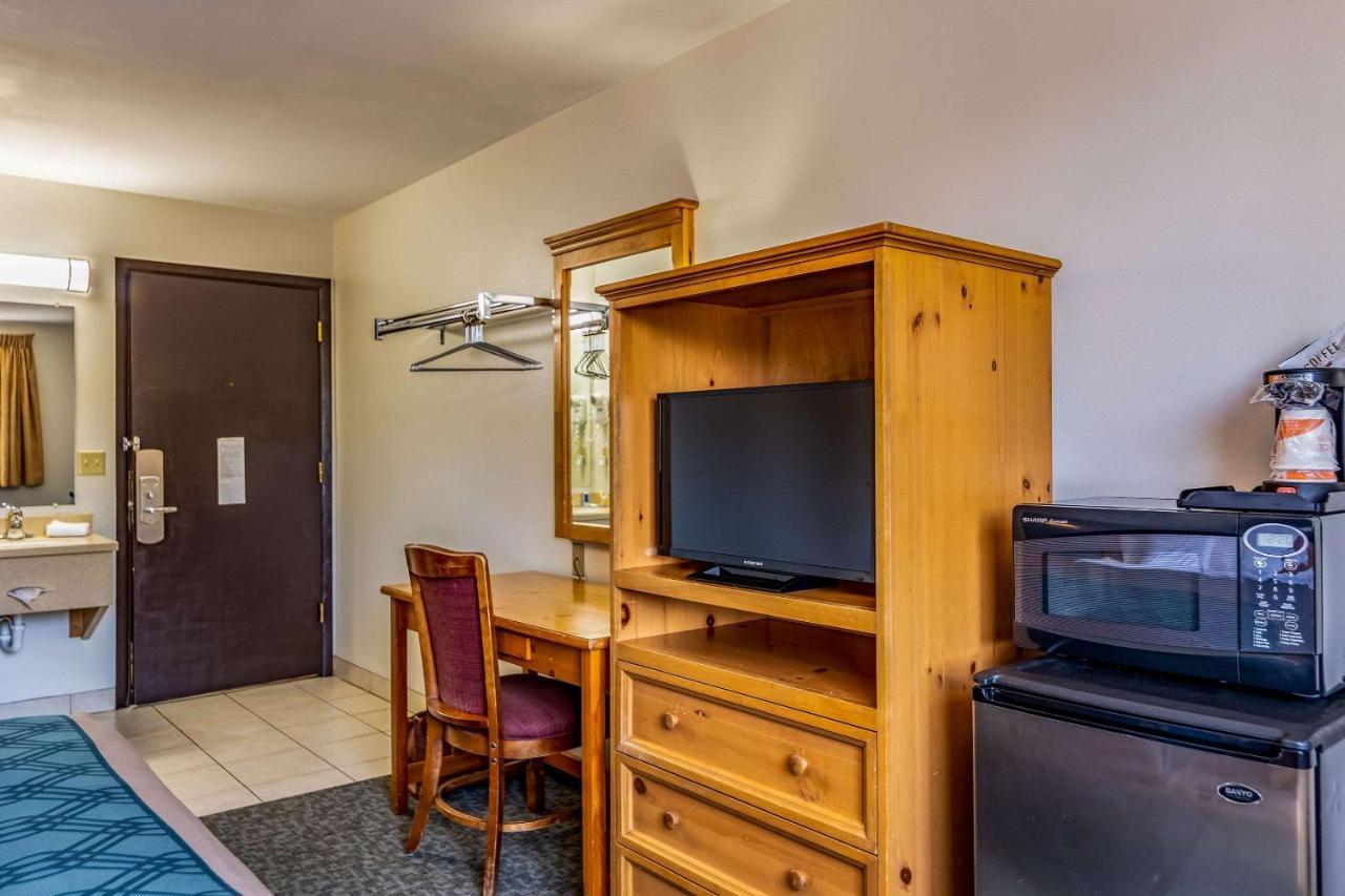 Rodeway Inn Bozeman Bagian luar foto