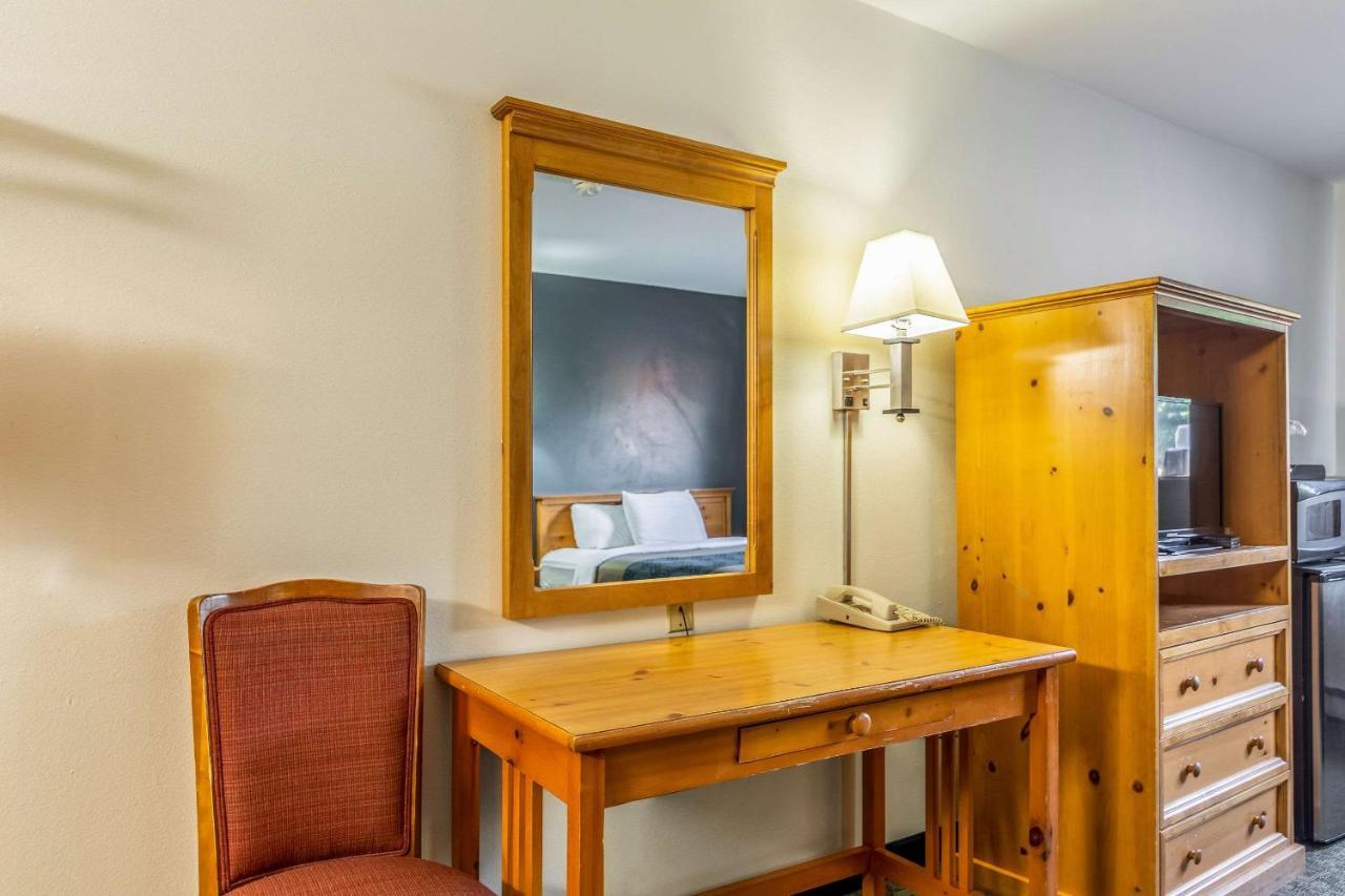 Rodeway Inn Bozeman Bagian luar foto